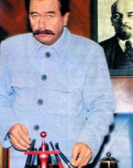 Kinowy pokaz Teatru Telewizji TVP: „HERBATKA U STALINA” (1999)